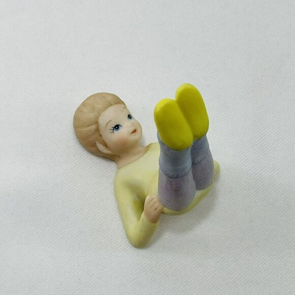 Vintage Lefton Ballet Dancer Ballerina Figurine Dancing Girl Leg Stretch 07704 - Picture 3 of 12